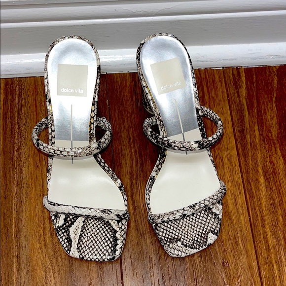 Heels - Picture 2 of 4